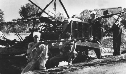 Spanish Loyalists fighting in the Spanish Civil War