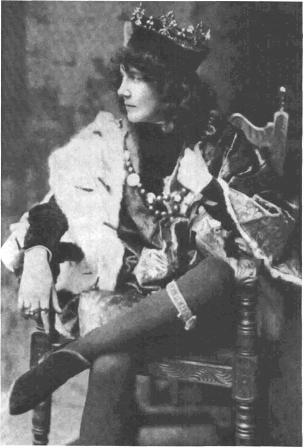 Prince Edward as played by Lena Ashwell