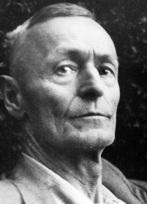 0111200573-Hesse.jpg
